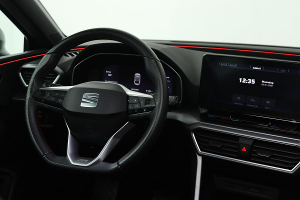 Seat Leon Sportstourer 1.5 eTSI FR Launch Edition (PANORAMADAK, STUUR/STOELVERWARMING, CAMERA, DIGITALE COCKPIT, CRUISE ADAPTIEF)