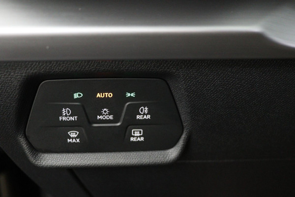 Seat Leon Sportstourer 1.5 eTSI FR Launch Edition (PANORAMADAK, STUUR/STOELVERWARMING, CAMERA, DIGITALE COCKPIT, CRUISE ADAPTIEF)