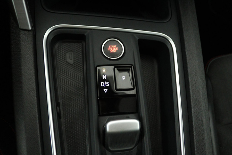 Seat Leon Sportstourer 1.5 eTSI FR Launch Edition (PANORAMADAK, STUUR/STOELVERWARMING, CAMERA, DIGITALE COCKPIT, CRUISE ADAPTIEF)