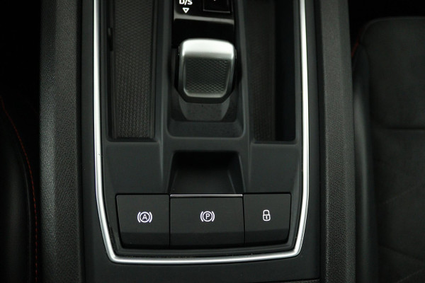 Seat Leon Sportstourer 1.5 eTSI FR Launch Edition (PANORAMADAK, STUUR/STOELVERWARMING, CAMERA, DIGITALE COCKPIT, CRUISE ADAPTIEF)