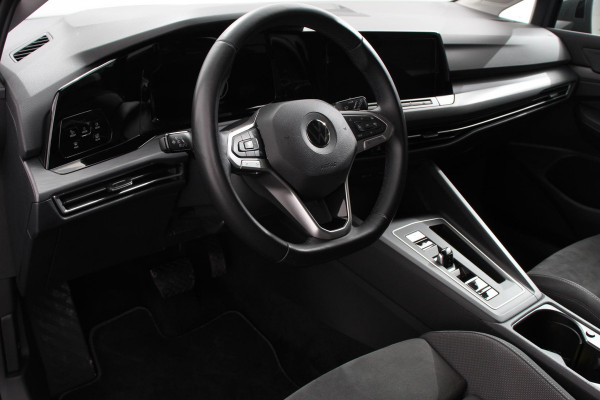 Volkswagen Golf 1.0 eTSI Variant Style DSG Navigatie | Climate Control | Adaptive Cruise Control | Lane Assist | Privacy Glass | Stoel/Stuurverwarming | LED | PDC V+A | Camera | Electrisch bedienbare Achterklep