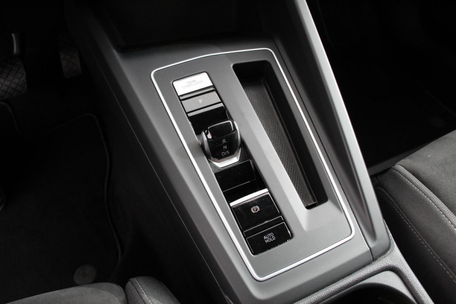 Volkswagen Golf 1.0 eTSI Variant Style DSG Navigatie | Climate Control | Adaptive Cruise Control | Lane Assist | Privacy Glass | Stoel/Stuurverwarming | LED | PDC V+A | Camera | Electrisch bedienbare Achterklep