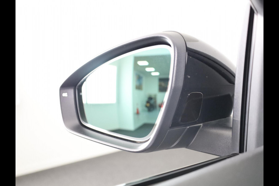 Audi Q6 Sportback e-tron S edition 83Kwh 185 kW / 252 PK Sportback | S edition | Tech Pro | Pano | Luchtvering | Matrix LED | Leder |