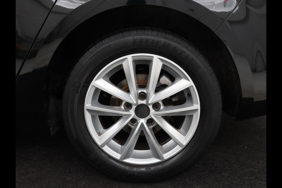 Renault Mégane 1.5 dCi Limited | Camera | Navigatie | Half leder | Climate control | Dodehoek detectie | Keyless | Cruise control | Parkeerhulp