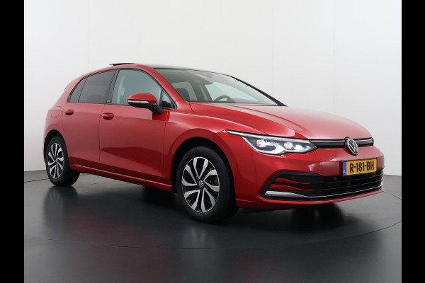 Volkswagen Golf 1.0 eTSI Life PANORAMADAK | ADD. CRUISE | VIRTUAL DASH | NAVIGATIE | RIJKLAARPRIJS incl. 12mnd BOVAG| STOELVERWARMING