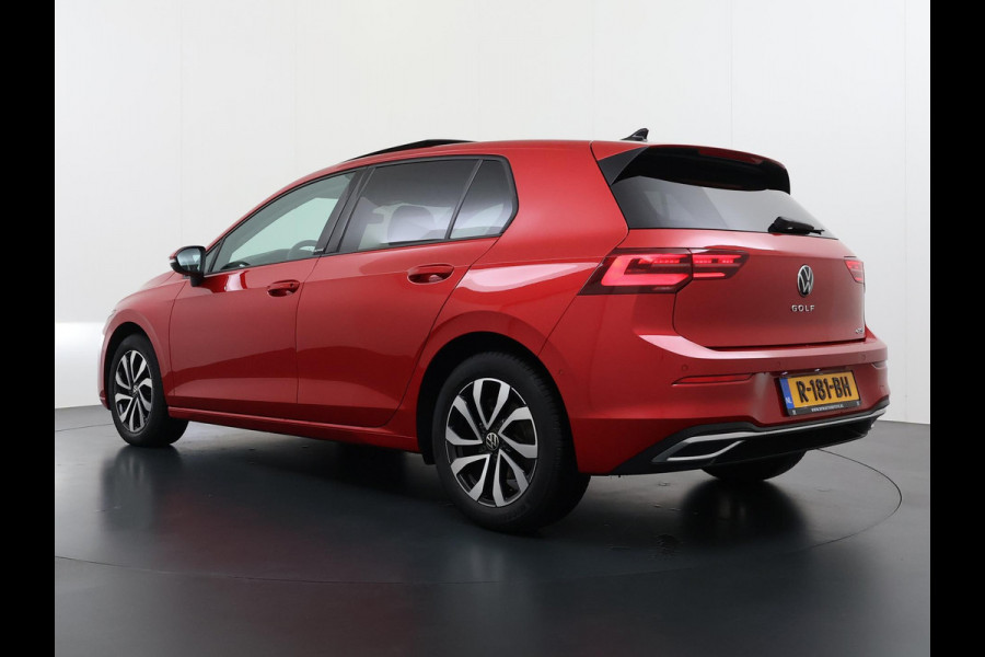 Volkswagen Golf 1.0 eTSI Life PANORAMADAK | ADD. CRUISE | VIRTUAL DASH | NAVIGATIE | RIJKLAARPRIJS incl. 12mnd BOVAG| STOELVERWARMING