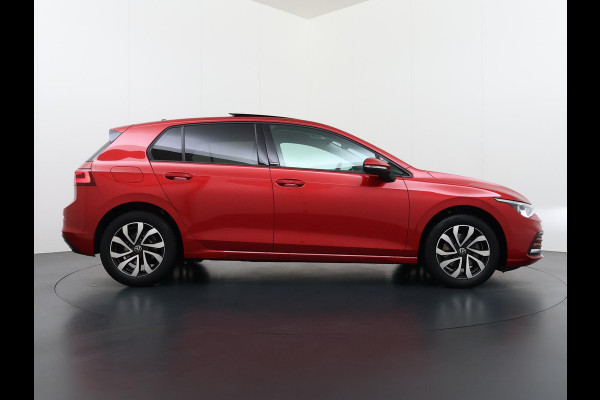 Volkswagen Golf 1.0 eTSI Life PANORAMADAK | ADD. CRUISE | VIRTUAL DASH | NAVIGATIE | RIJKLAARPRIJS incl. 12mnd BOVAG| STOELVERWARMING