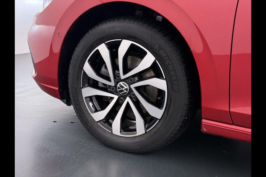 Volkswagen Golf 1.0 eTSI Life PANORAMADAK | ADD. CRUISE | VIRTUAL DASH | NAVIGATIE | RIJKLAARPRIJS incl. 12mnd BOVAG| STOELVERWARMING