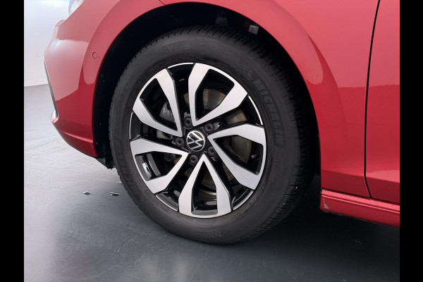 Volkswagen Golf 1.0 eTSI Life PANORAMADAK | ADD. CRUISE | VIRTUAL DASH | NAVIGATIE | RIJKLAARPRIJS incl. 12mnd BOVAG| STOELVERWARMING