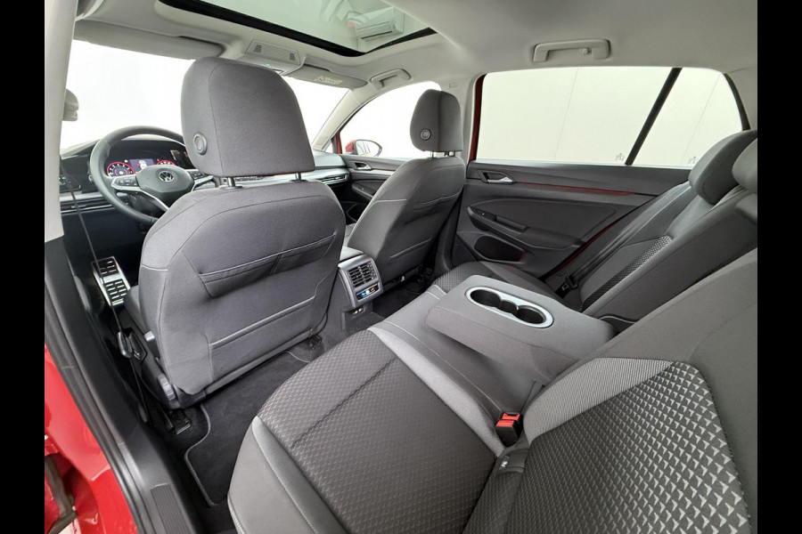 Volkswagen Golf 1.0 eTSI Life PANORAMADAK | ADD. CRUISE | VIRTUAL DASH | NAVIGATIE | RIJKLAARPRIJS incl. 12mnd BOVAG| STOELVERWARMING