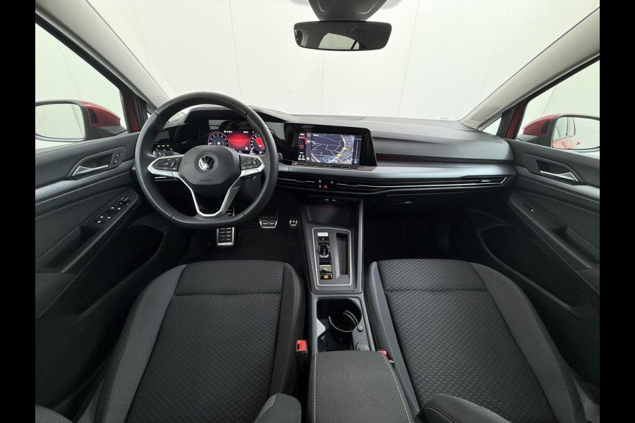 Volkswagen Golf 1.0 eTSI Life PANORAMADAK | ADD. CRUISE | VIRTUAL DASH | NAVIGATIE | RIJKLAARPRIJS incl. 12mnd BOVAG| STOELVERWARMING