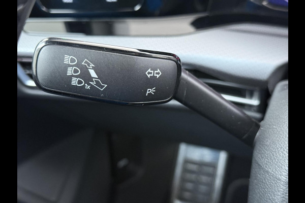 Volkswagen Golf 1.0 eTSI Life PANORAMADAK | ADD. CRUISE | VIRTUAL DASH | NAVIGATIE | RIJKLAARPRIJS incl. 12mnd BOVAG| STOELVERWARMING