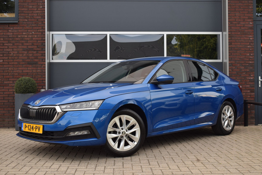 Škoda Octavia 1.5 e-TSI 150pk Ambition Plus | Trekhaak | Camera | Carplay