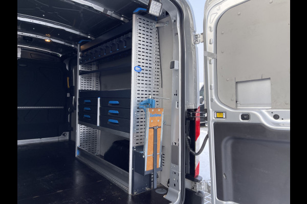 Ford Transit 310 2.0 TDCI 130pk L3H2 Trend / vaste prijs rijklaar € 18.950 ex btw / lease vanaf € 319 / Sortimo ingerichte laadruimte met omvormer / distributie riem vervangen!