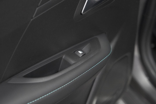 Peugeot 208 PureTech 100 Allure Pack | Camera | Apple Carplay | Stoelverwarming | Parkeersensoren