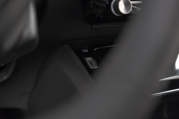 Peugeot 208 PureTech 100 Allure Pack | Camera | Apple Carplay | Stoelverwarming | Parkeersensoren