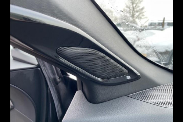 Toyota C-HR 1.8 Hybrid Style | Verwarmde stoelen (voor)| Navigatie+ camera