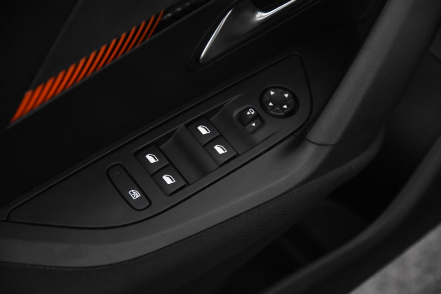 Peugeot 2008 1.2 PureTech Active *1ste Eigenaar*Navigatie*camera*Carplay*