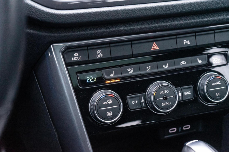 Volkswagen T-Roc 1.5 TSI R-Line Pano / Camera / ACC