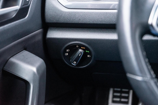 Volkswagen T-Roc 1.5 TSI R-Line Pano / Camera / ACC