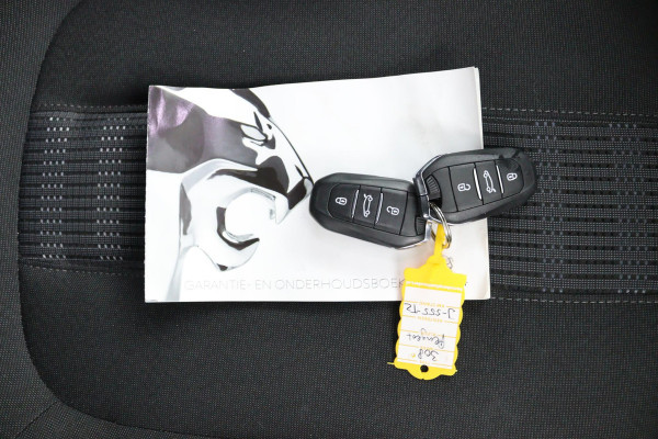 Peugeot 308 SW 1.2 Allure*110PK*ECC*CRUISE*NAVI*HAAK*CAM*CARPLAY*