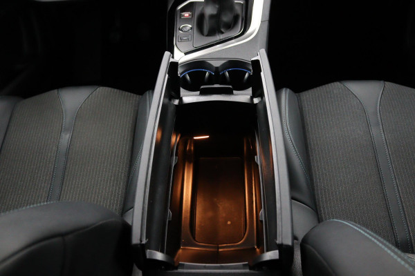 Peugeot 3008 1.2 Allure*130PK*ECC*CRUISE*NAVI*CARPLAY*