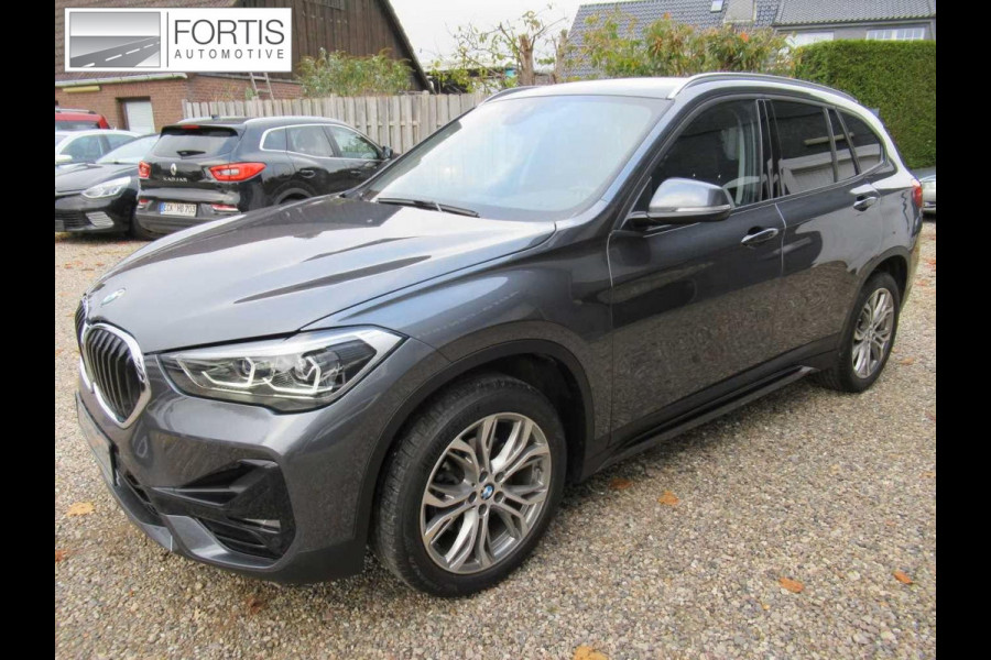 BMW X1 sDrive18i SPORTLINE ** LED, NAVI+, HALF-LEDER, TREKH, PRIVACY, ELECTR. A-KLEP ** 1e EIG - UNFALLFREI - 47 dkm (!) ** ** INFORMEER OOK NAAR ONZE AANTREKKELIJKE FINANCIAL-LEASE TARIEVEN **