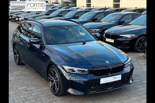 BMW 3 Serie Touring 320d xDrive M-SPORT ** LED, NAVI+, HALF-LEDER, VERW. STUUR, HuD, TREKH, 19-inch LMV, TANSANIT BLAU ** 1e EIG - UNFALLFREI ** ** INFORMEER OOK NAAR ONZE AANTREKKELIJKE FINANCIAL-LEASE TARIEVEN **