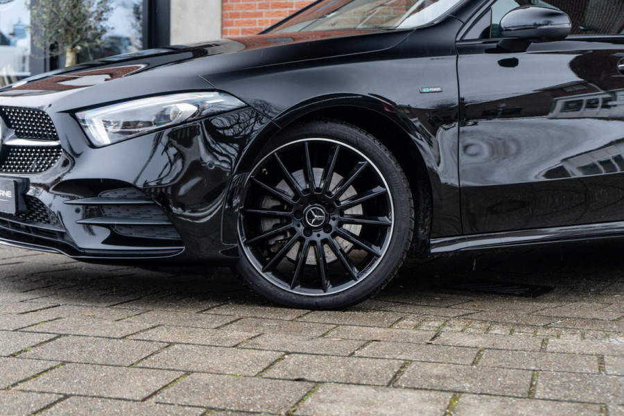 Mercedes-Benz A-Klasse 250 e AMG Line Pano / Burmester / Memory