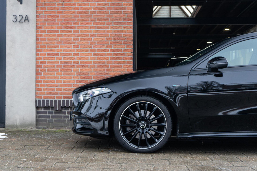 Mercedes-Benz A-Klasse 250 e AMG Line Pano / Burmester / Memory