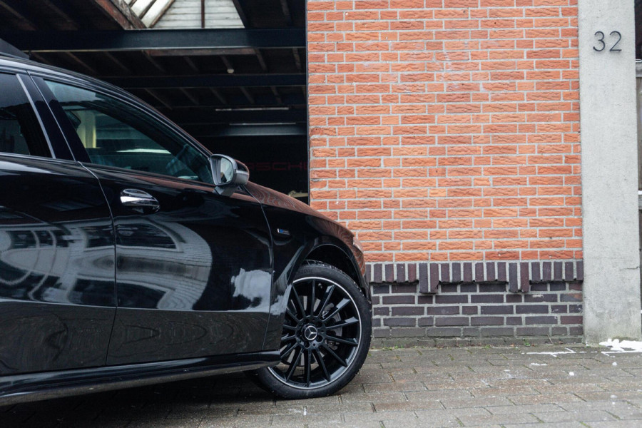 Mercedes-Benz A-Klasse 250 e AMG Line Pano / Burmester / Memory