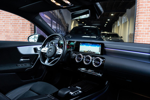 Mercedes-Benz A-Klasse 250 e AMG Line Pano / Burmester / Memory