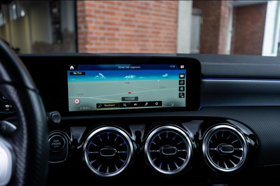 Mercedes-Benz A-Klasse 250 e AMG Line Pano / Burmester / Memory