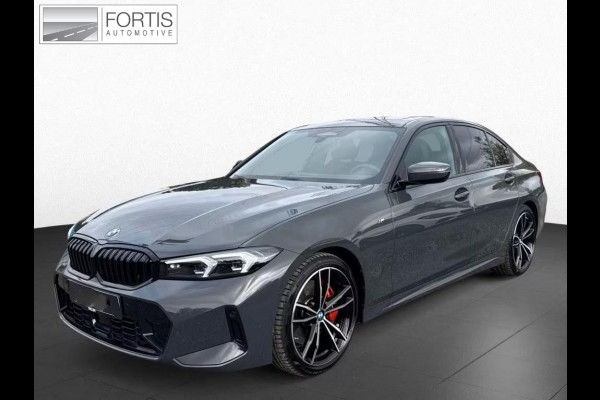 BMW 3 Serie 330iA M-SPORT Pro ** LED, LC Prof, SCHUIF/KANTEL, ACC, 19-inch LMV, HuD, TREKH ** € 23.650,= onder NP - 1e EIG - UNFALLFREI ** ** INFORMEER OOK NAAR ONZE AANTREKKELIJKE FINANCIAL-LEASE TARIEVEN **