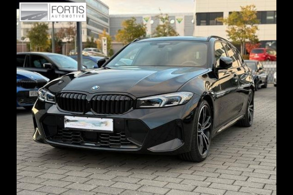 BMW 3 Serie Touring 320d xDrive M-SPORT ** LED, NAVI+, HALF-LEDER, PANO, H&K, HuD, TREKH, 19-inch LMV ** 1e EIG - UNFALLFREI ** ** INFORMEER OOK NAAR ONZE AANTREKKELIJKE FINANCIAL-LEASE TARIEVEN **