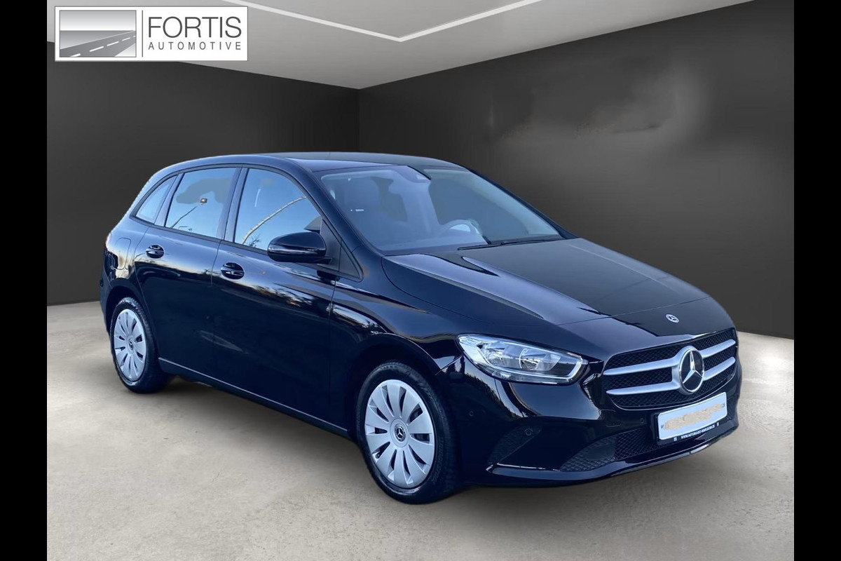 Mercedes-Benz B-Klasse 250e Business ** APPLE/ANDROID - NAVI - HALF-LEDER - SPOORASS - CRUISE ** 1e EIG - UNFALLFREI ** ** INFORMEER OOK NAAR ONZE AANTREKKELIJKE FINANCIAL-LEASE TARIEVEN **