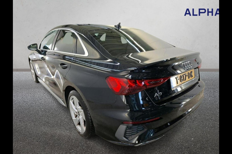 Audi A3 Limousine 30 TFSI S edition Navigatie Apple Carplay/Android Auto Parkeersensoren Adaptive Cruise Control Virtual Cockpit Climate Control Getinte ramen Lichtmetalen velgen