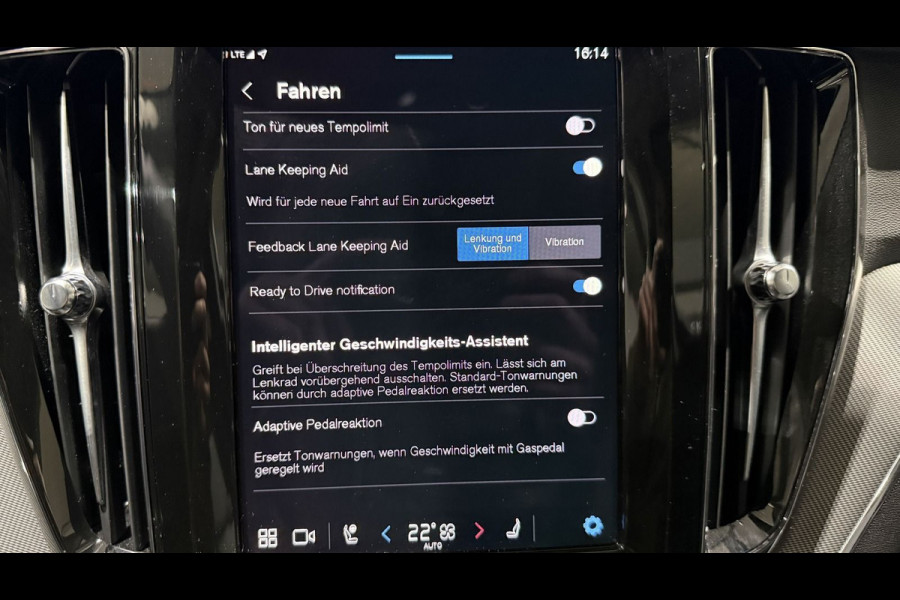 Volvo XC60 2.0 T8 RECHARGE AWD Plus Bright (355kW / 455pk) ** LED, NAVI+, LEDER, MEM, ACC, 20-inch LMV ** 1e EIG - UNFALLFREI ** ** INFORMEER OOK NAAR ONZE AANTREKKELIJKE FINANCIAL-LEASE TARIEVEN **