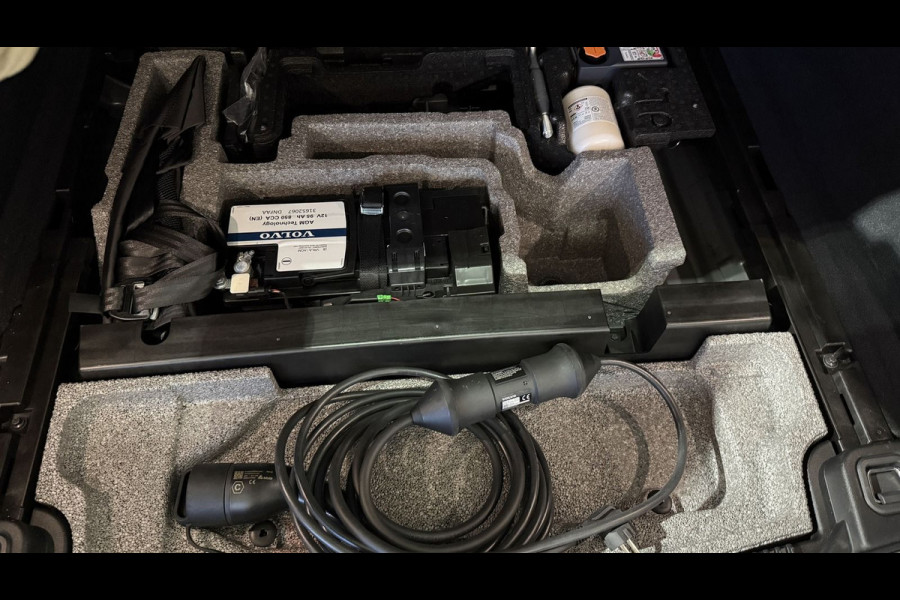 Volvo XC60 2.0 T8 RECHARGE AWD Plus Bright (355kW / 455pk) ** LED, NAVI+, LEDER, MEM, ACC, 20-inch LMV ** 1e EIG - UNFALLFREI ** ** INFORMEER OOK NAAR ONZE AANTREKKELIJKE FINANCIAL-LEASE TARIEVEN **