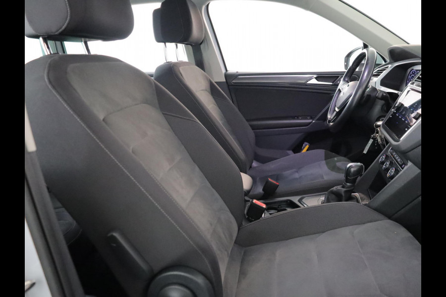 Volkswagen Tiguan 1.4 TSI ACT Highline 150pk DSG| digital display| Navi | 18'LM-velgen| extra getint glas