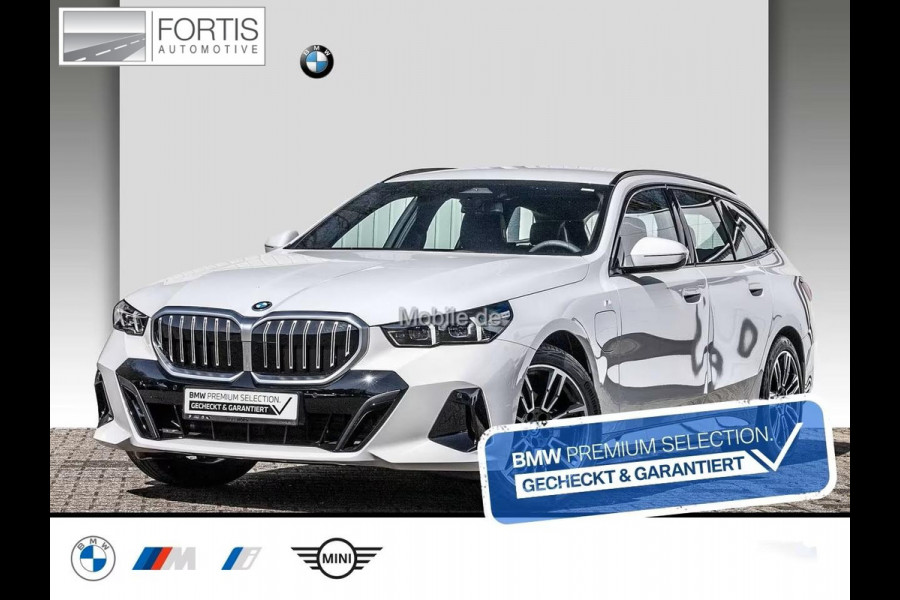 BMW 5 Serie Touring 530e xDrive M-SPORT ** LED, NAVI+, LEDER, 19-inch LMV, ALARM, M-ONDERSTEL ** 1e EIG - UNFALLFREI - € 17.900,= onder NP ** ** INFORMEER OOK NAAR ONZE AANTREKKELIJKE FINANCIAL-LEASE TARIEVEN **