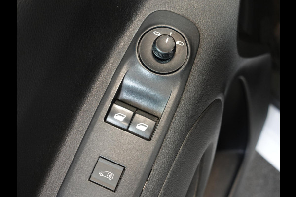 Opel Combo 102pk L1H1 Navi Apple Carplay/Android Auto Trekhaak Cruise Control Airco Parkeersensoren