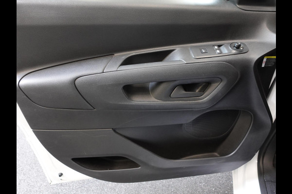 Opel Combo 102pk L1H1 Navi Apple Carplay/Android Auto Trekhaak Cruise Control Airco Parkeersensoren