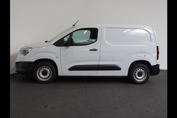 Opel Combo 102pk L1H1 Navi Apple Carplay/Android Auto Trekhaak Cruise Control Airco Parkeersensoren