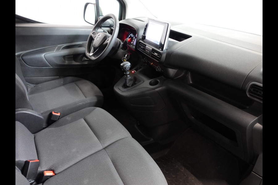 Opel Combo 102pk L1H1 Navi Apple Carplay/Android Auto Trekhaak Cruise Control Airco Parkeersensoren