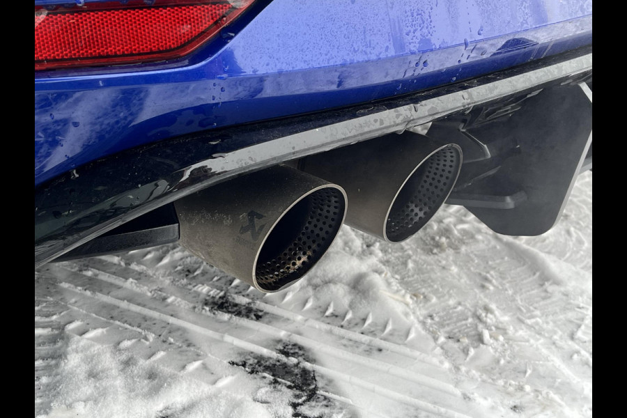 Volkswagen Golf 2.0 TSI 4Motion R*440PK*AKRA*PANO*MAXTON*ACC*CAM*