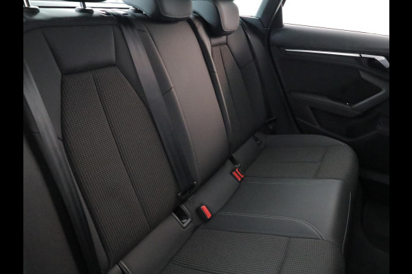 Audi A3 Sportback 30 TFSI S edition 110 pk S-tronic | Navigatie | Parkeersensoren achter | Apple Carplay/Android Auto | LED koplampen | S-Line |