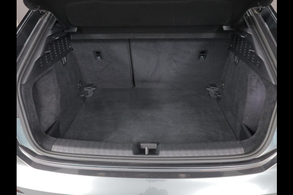 Audi A3 Sportback 30 TFSI S edition 110 pk S-tronic | Navigatie | Parkeersensoren achter | Apple Carplay/Android Auto | LED koplampen | S-Line |