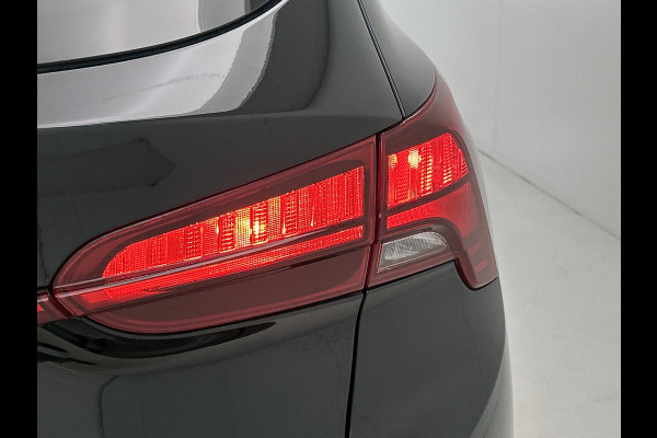 Hyundai Santa Fe 1.6 T-GDI HEV Comfort Smart(NL-auto, Carplay, Camera, Lane Assit, StoelV, Addapt Cruise, Navi, Etc)