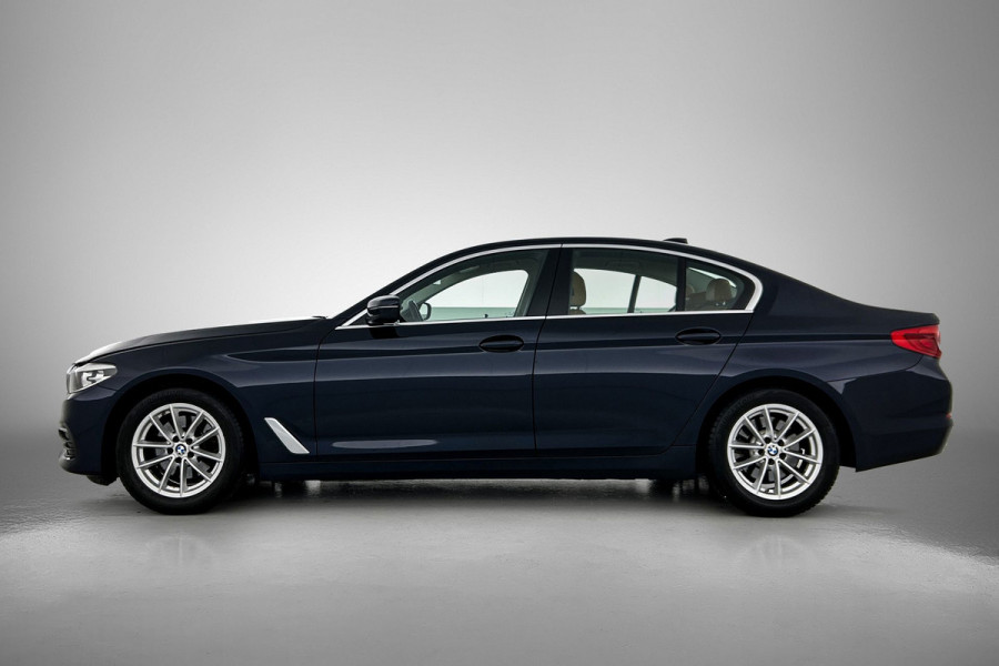 BMW 5 Serie 520d EDE Executive(Dealer OnderH, Navi, PDC V+A, Trekhaak, StoelV, Cruise Con, Etc)